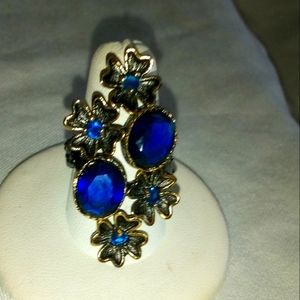 Beautiful unique blue sapphire cocktail ring Size 8